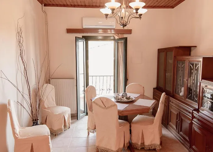 House Above The Castle Vakantiehuis Ioulis