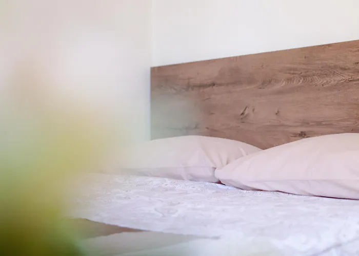 House Above The Castle * Ioulis